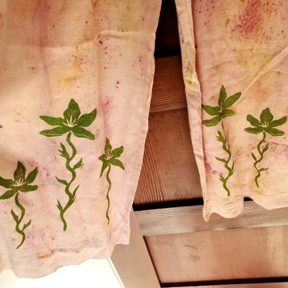 XS Pink/White Sister Nettle Botanically Dyed Butterfly & Flowers Linen Jumpsuit - Picture 4 of 6